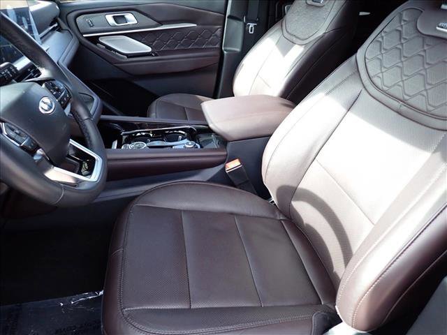 Certified 2025 Ford Explorer Platinum w/ LUX Leather Package AWD/4WD image 14
