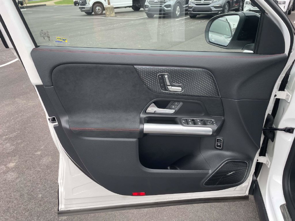Used 2025 Mercedes-Benz GLA 250 image 15