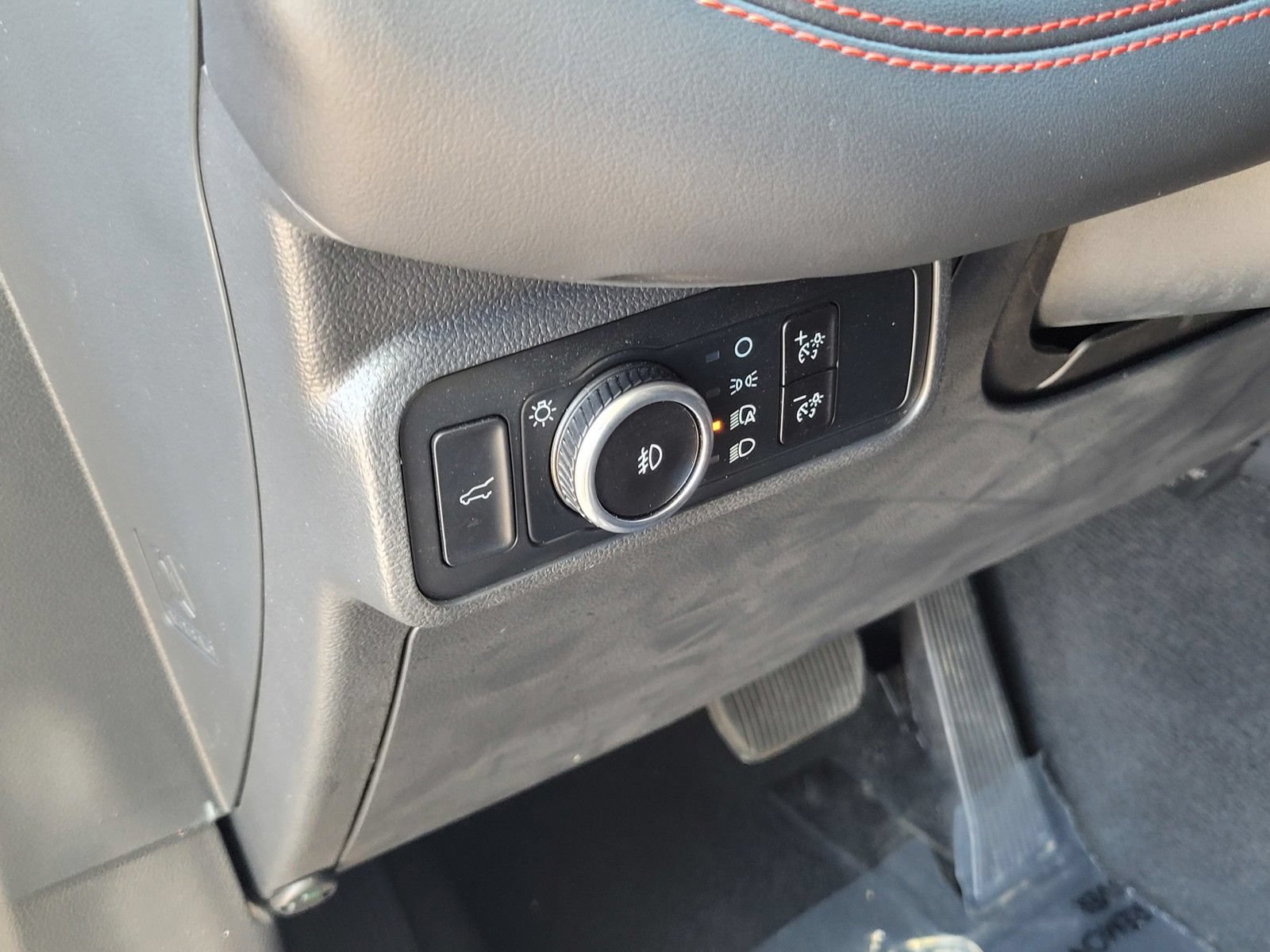 Certified 2025 Ford Explorer ST AWD/4WD image 18