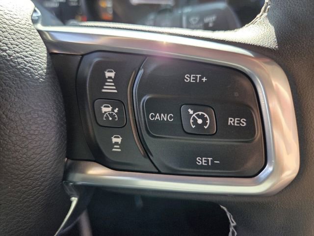 Used 2025 Jeep Wrangler Unlimited Sahara w/ Safety Group AWD/4WD image 31