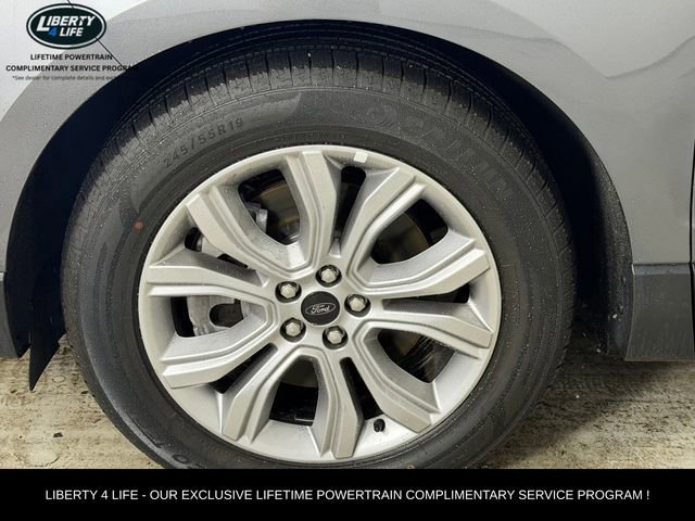Certified 2024 Ford Edge Titanium AWD/4WD image 10