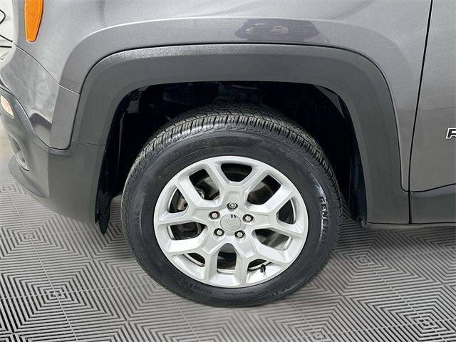 Used 2018 Jeep Renegade Latitude image 29