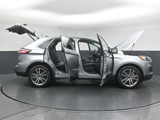 Certified 2022 Ford Edge Titanium w/ Class II Trailer Tow Package image 60
