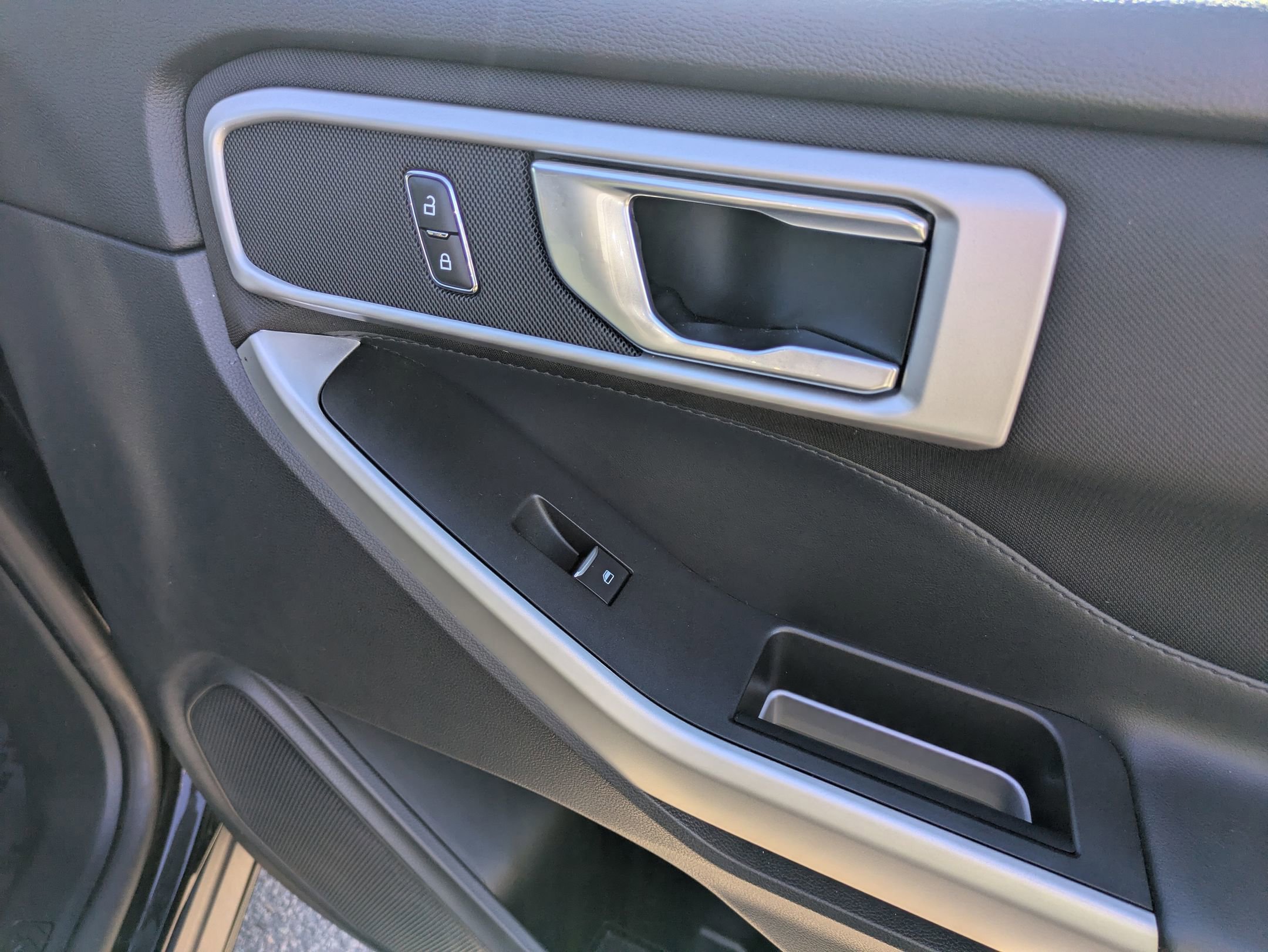 Certified 2020 Ford Explorer XLT w/ Comfort Package image 32