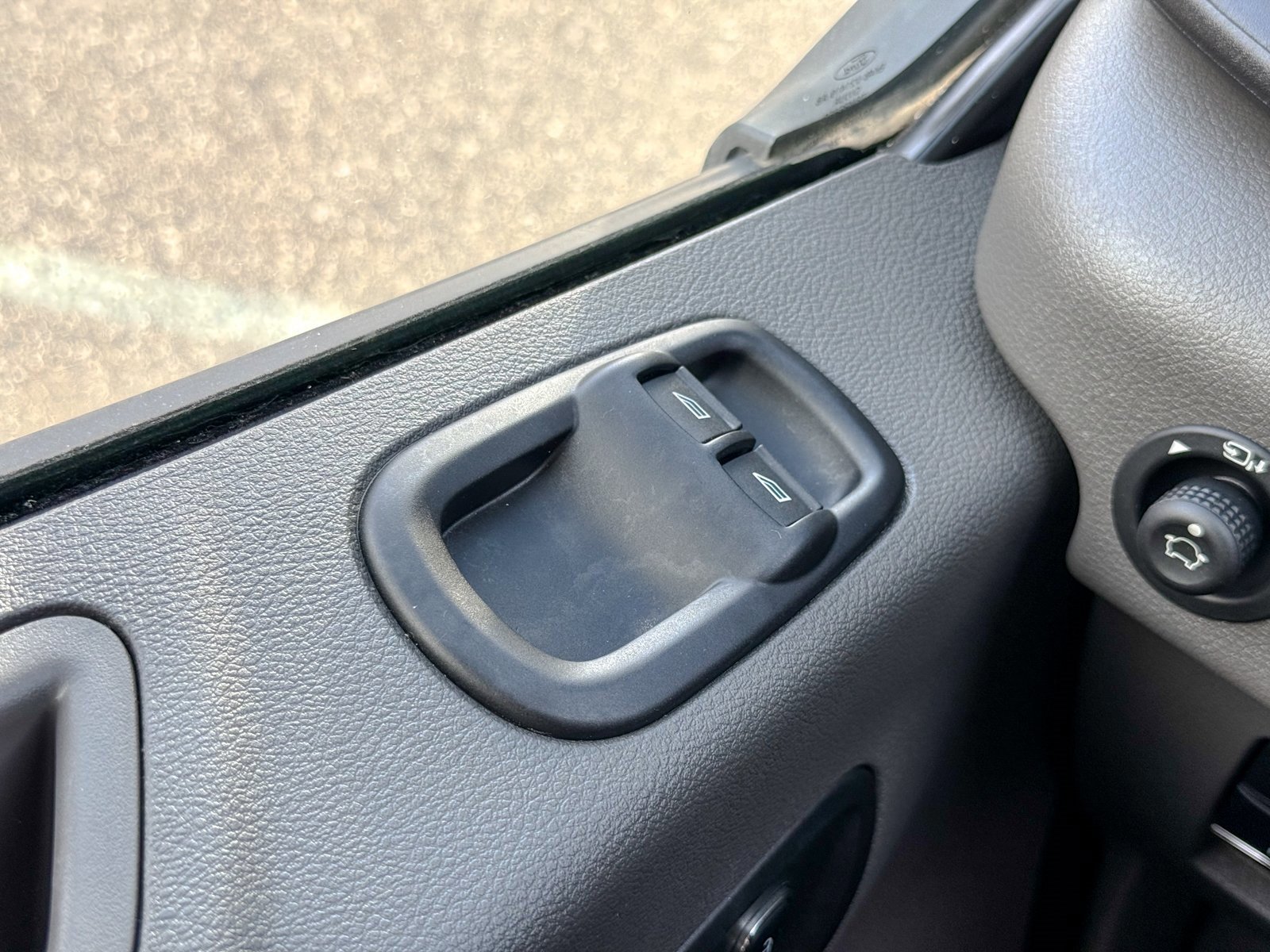 Certified 2025 Ford Transit 350 XLT image 29