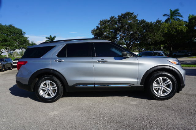 Certified 2023 Ford Explorer XLT w/ Equipment Group 202A RWD image 16