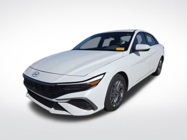 Used 2024 Hyundai Elantra Blue FWD image 6