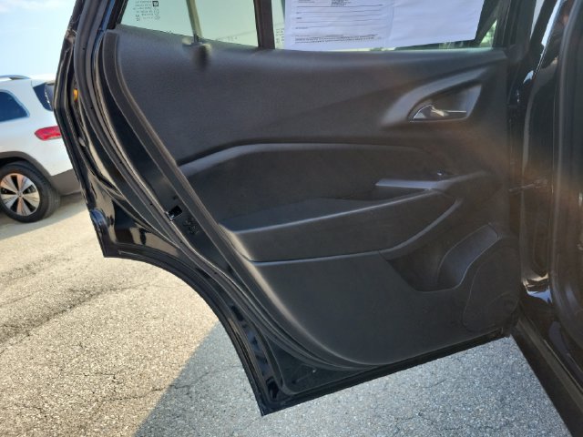 Used 2024 Chevrolet Trax LS FWD image 13