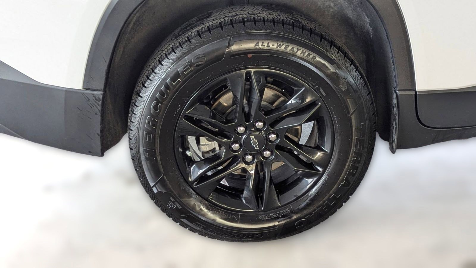 Used 2023 Chevrolet Traverse LS w/ Midnight/Sport Edition image 11