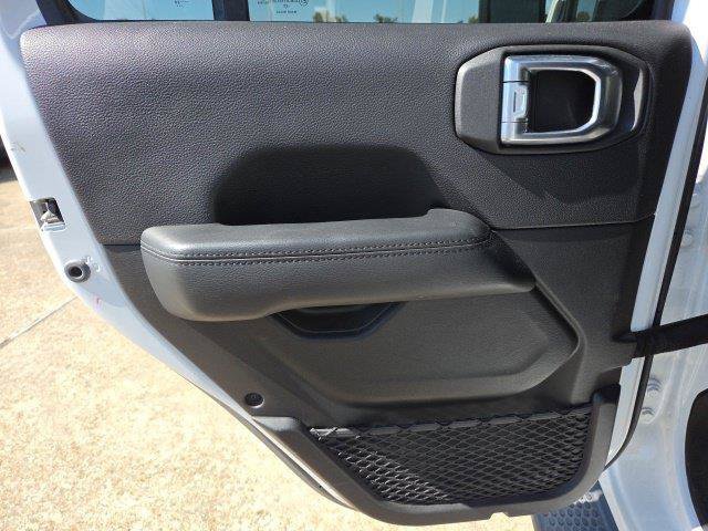 Used 2020 Jeep Wrangler Unlimited Sahara AWD/4WD image 32
