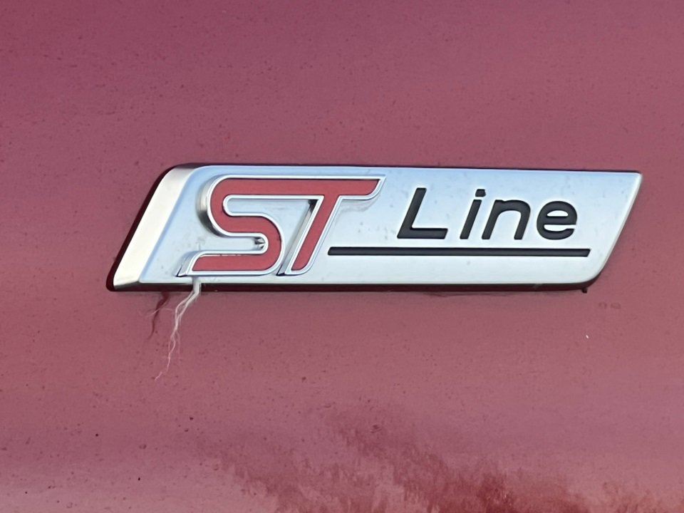 Certified 2023 Ford Escape ST-Line Select w/ Tech Pack #2 image 3