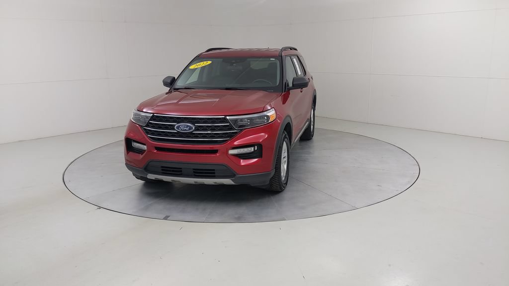 Certified 2022 Ford Explorer XLT w/ Equipment Group 202A AWD/4WD image 9