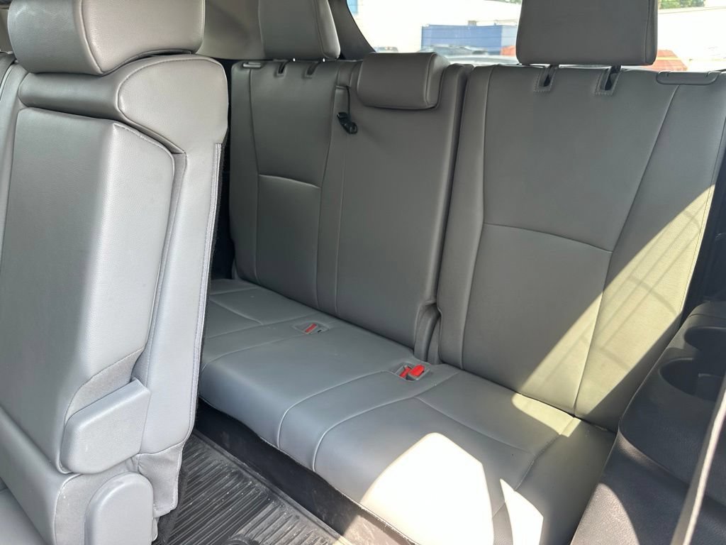 Used 2023 Toyota Highlander XLE AWD/4WD image 19
