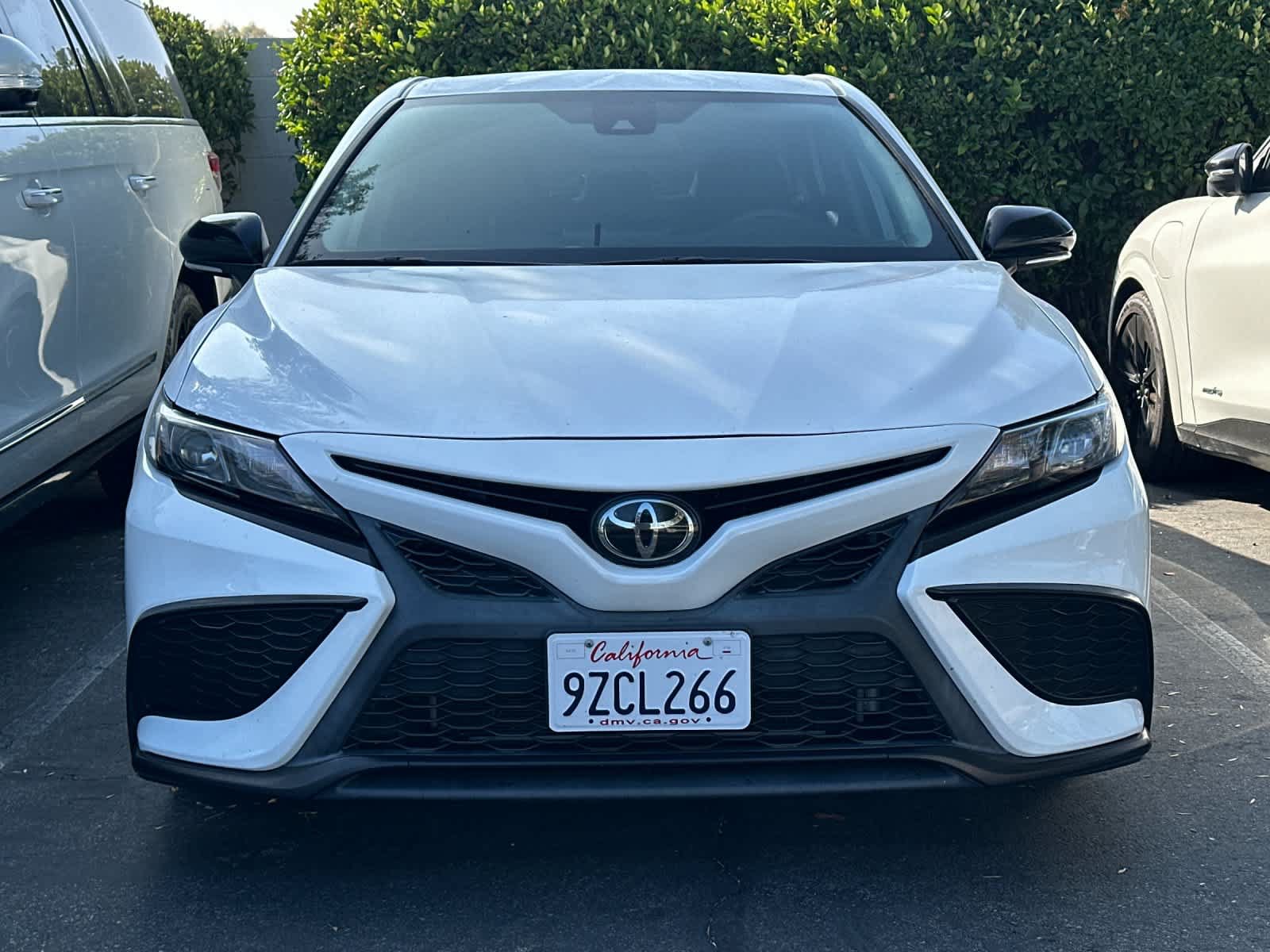 Used 2023 Toyota Camry SE w/ Convenience Package FWD image 2