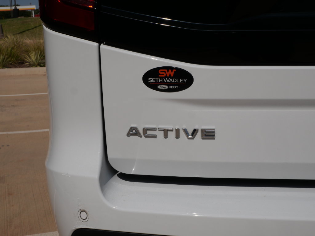 Certified 2025 Ford Expedition Active AWD/4WD image 9
