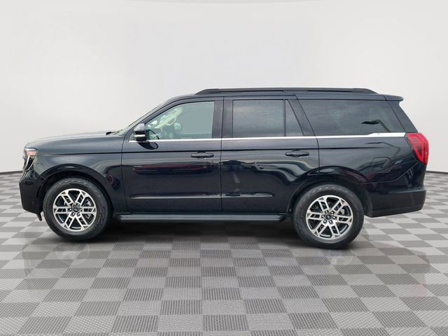Certified 2025 Ford Expedition Active AWD/4WD image 2