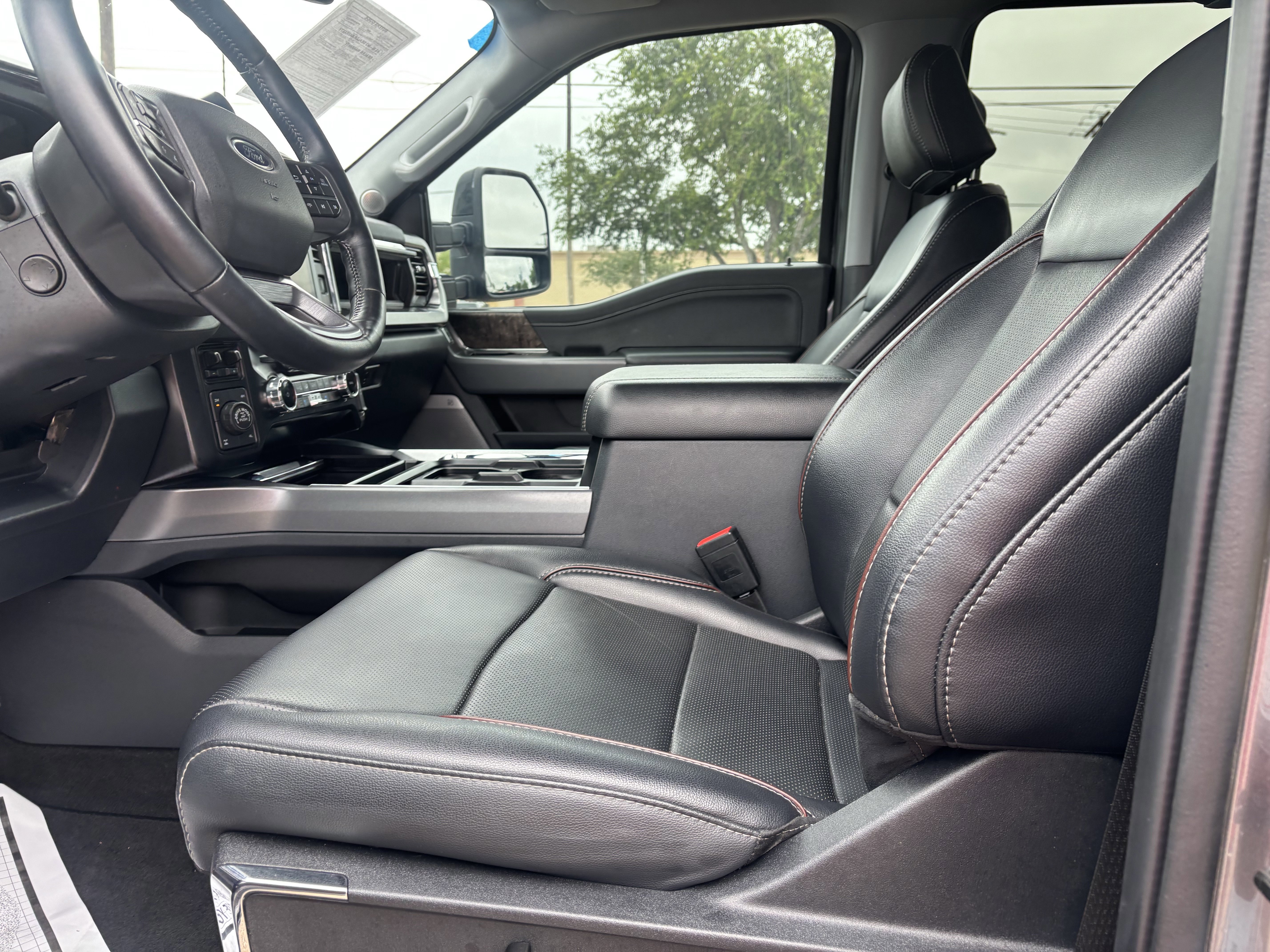 Certified 2024 Ford F250 Lariat w/ Lariat Ultimate Package AWD/4WD image 10