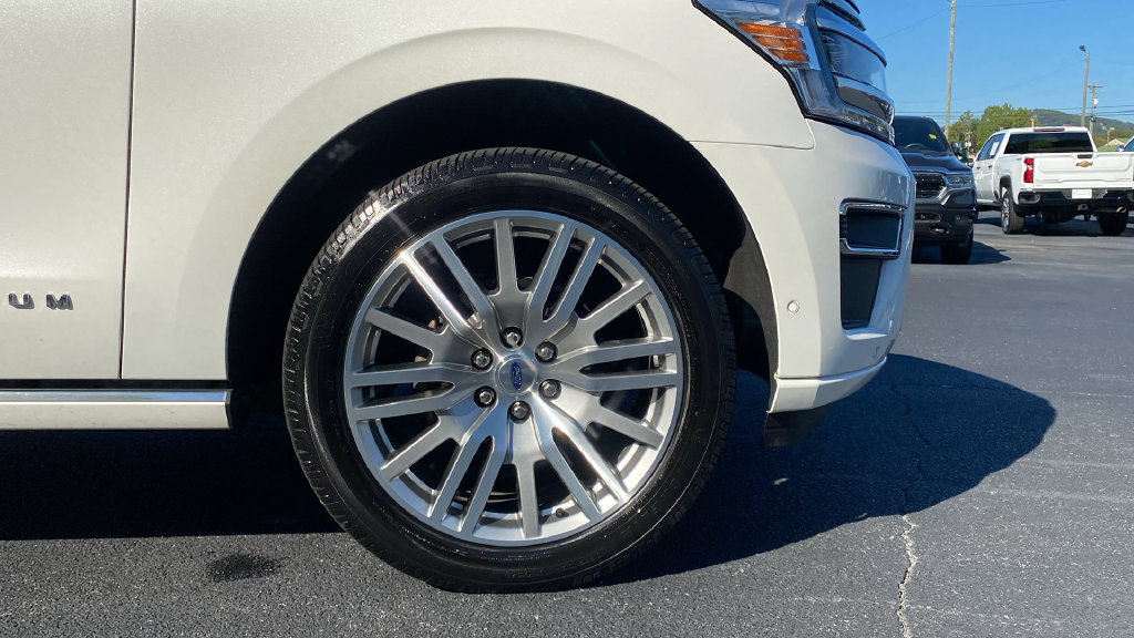 Certified 2024 Ford Expedition Platinum AWD/4WD image 10