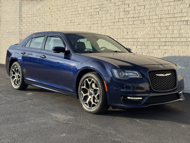 Used 2017 Chrysler 300 S w/ 300S Premium Group image 4