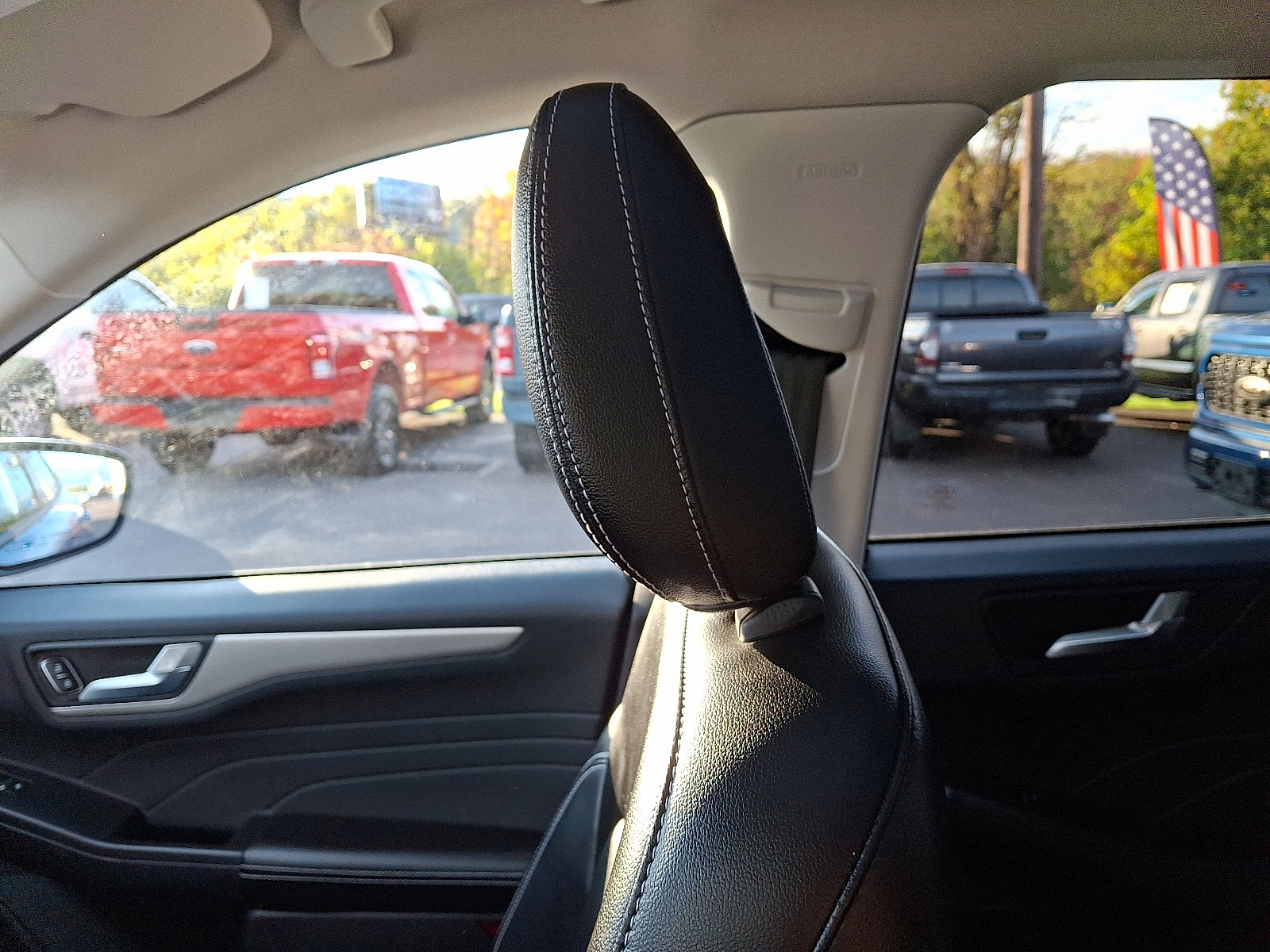 Certified 2022 Ford Escape SEL image 17