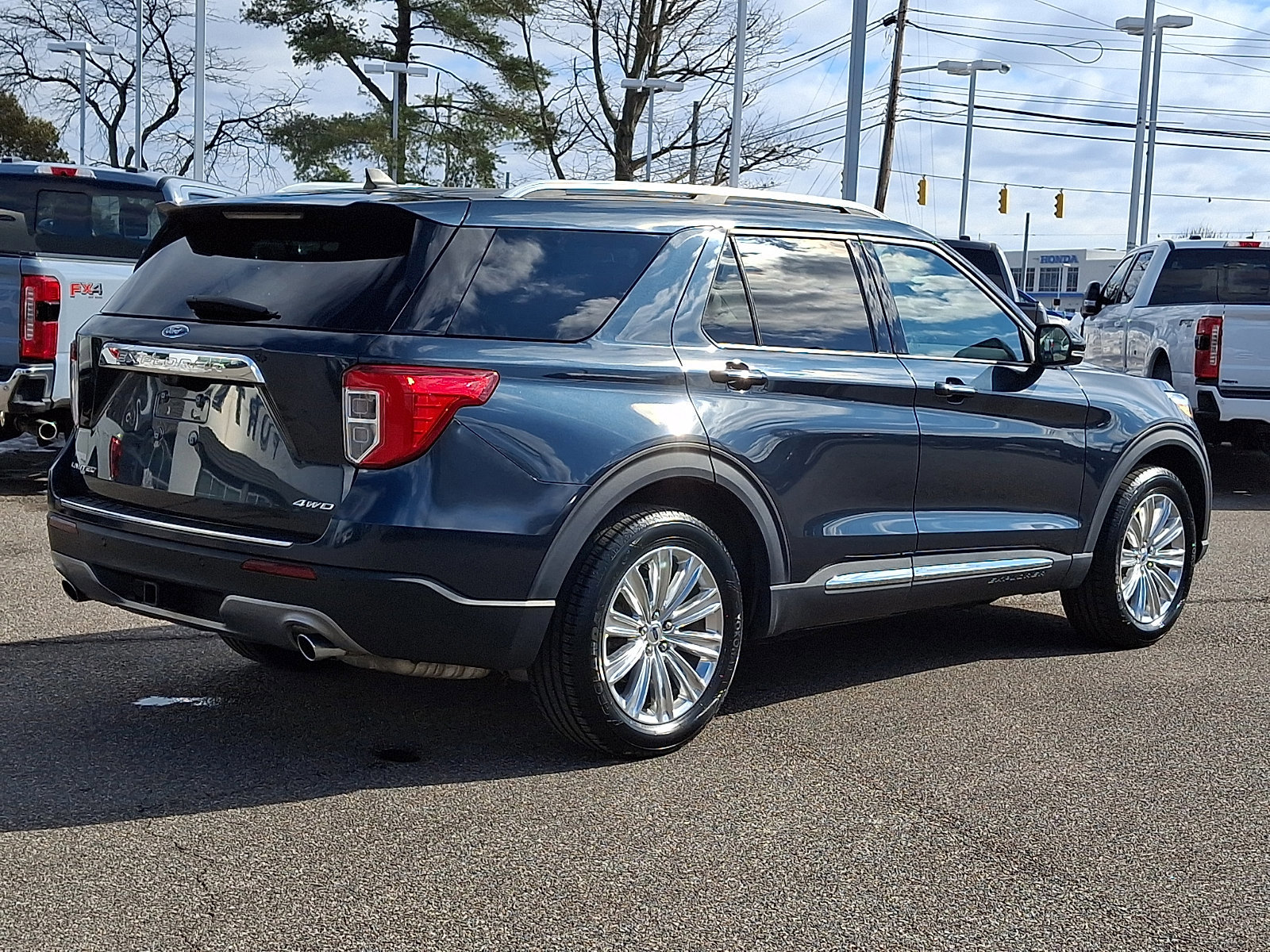 Certified 2022 Ford Explorer Limited w/ Limited Technology Package image 8
