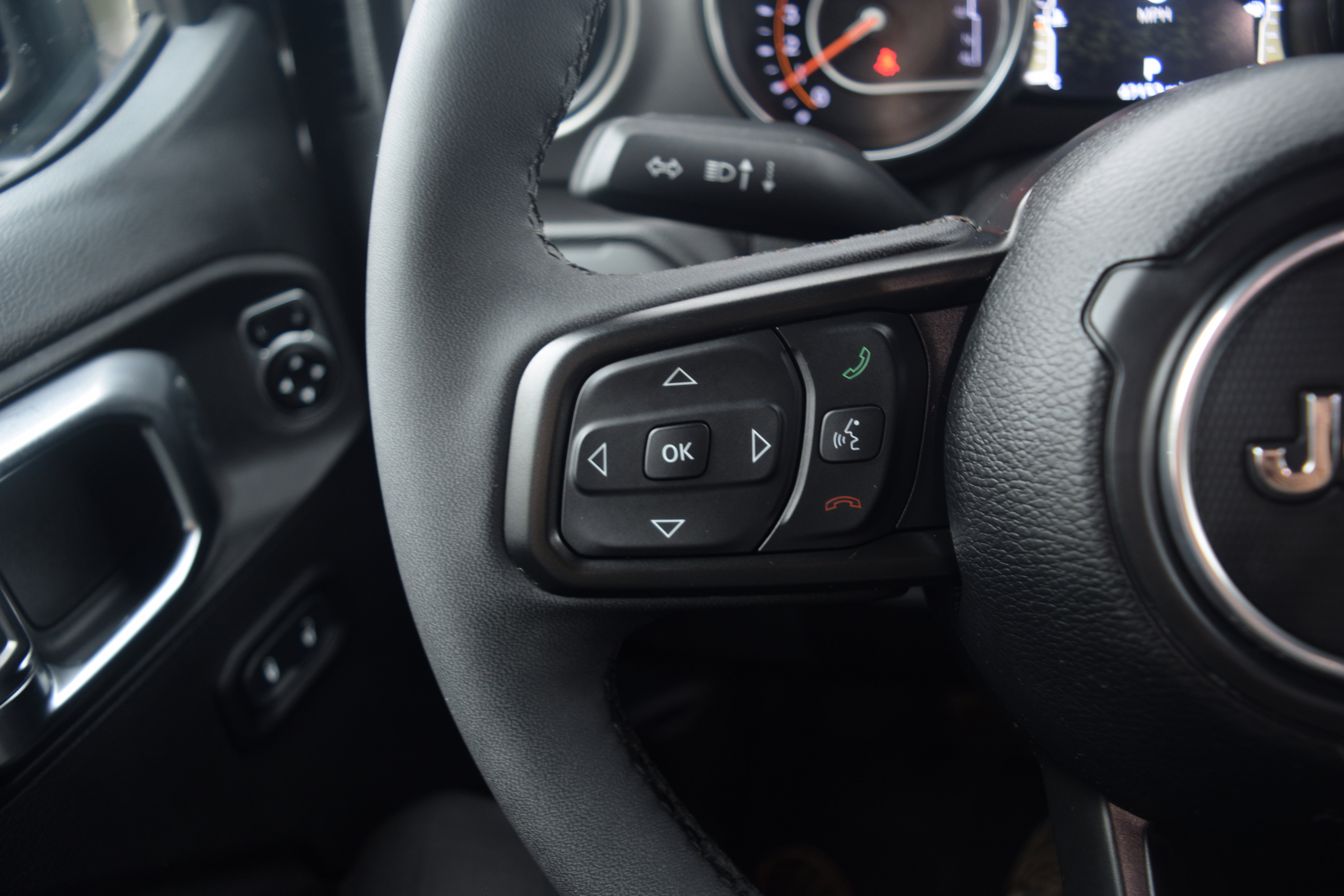 Used 2023 Jeep Wrangler Sport S image 6