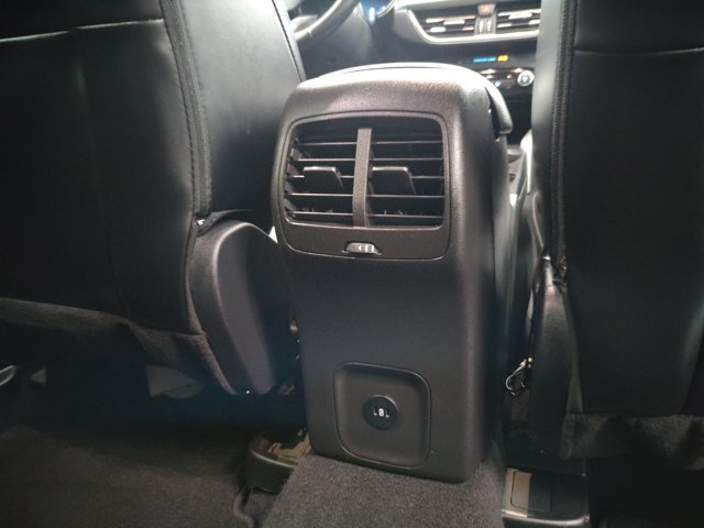 Certified 2025 Ford Escape Platinum AWD/4WD image 32