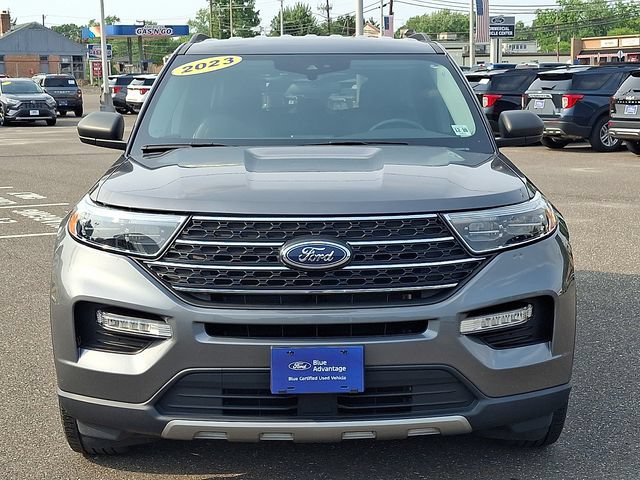 Certified 2023 Ford Explorer XLT w/ Equipment Group 202A AWD/4WD image 2
