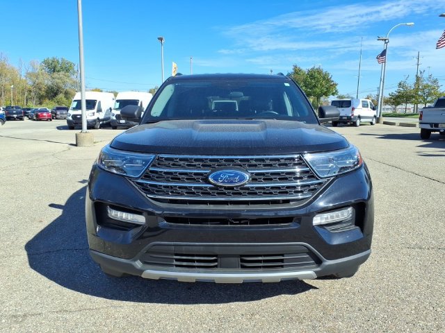 Certified 2023 Ford Explorer XLT w/ Equipment Group 202A AWD/4WD image 2
