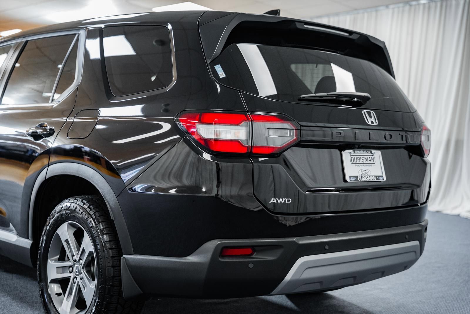 Used 2024 Honda Pilot EX-L image 6