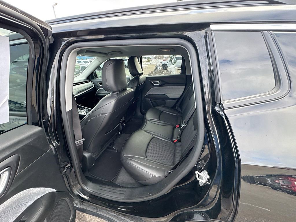 Used 2022 Jeep Compass Latitude image 19