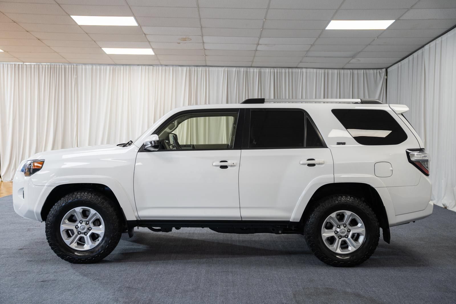 Used 2021 Toyota 4Runner SR5 AWD/4WD image 5