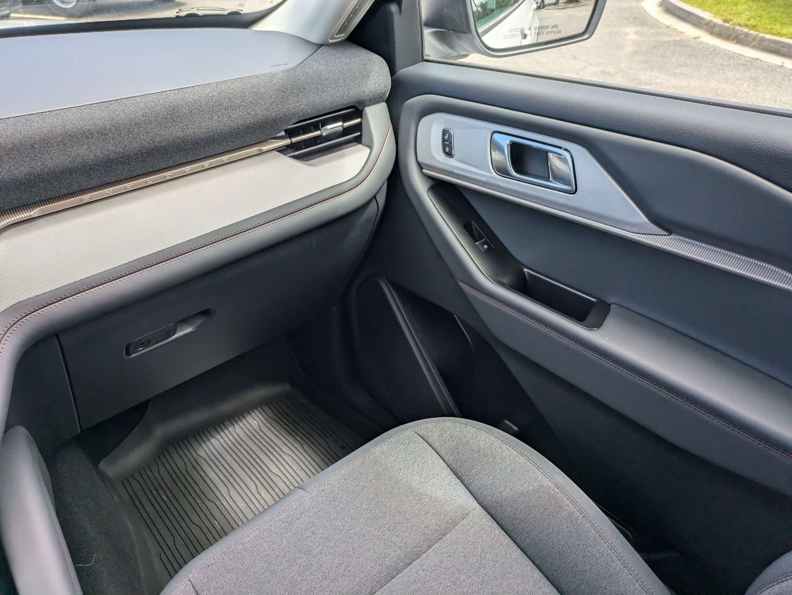Certified 2026 Ford Explorer Active RWD image 18