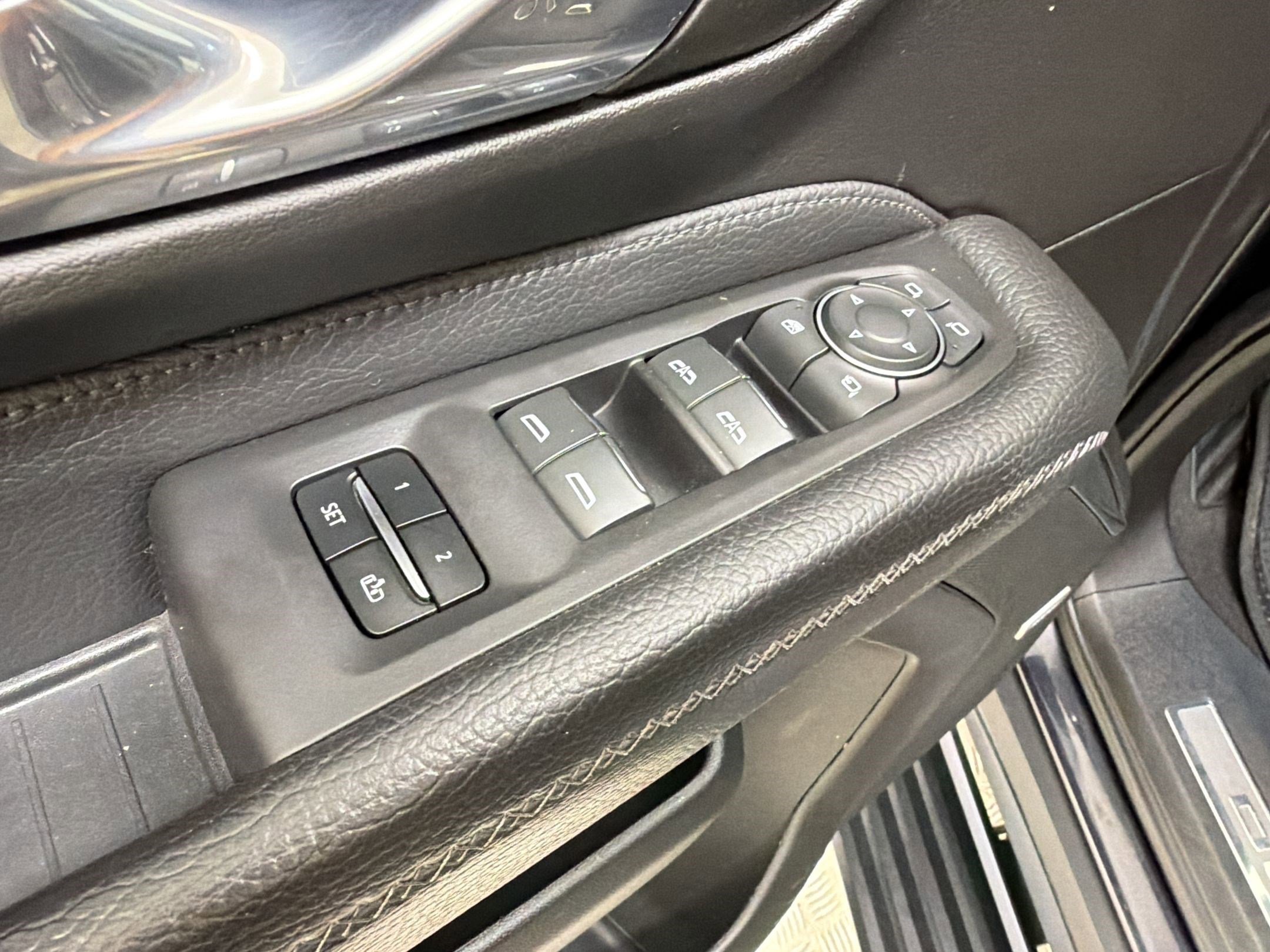 Used 2023 GMC Yukon Denali w/ Denali Reserve Package AWD/4WD image 20