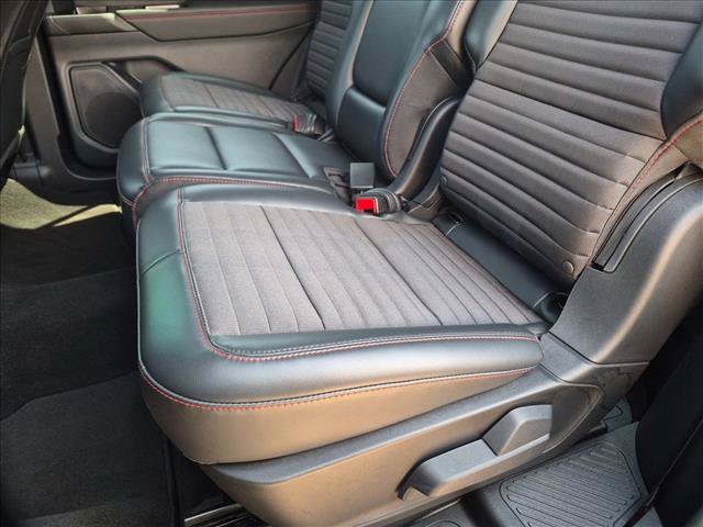Certified 2025 Ford Explorer ST-Line RWD image 18