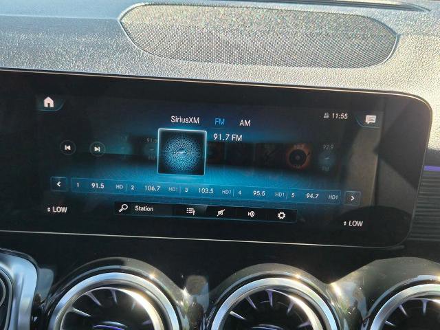 Used 2023 Mercedes-Benz GLB 250 w/ Premium Package image 18