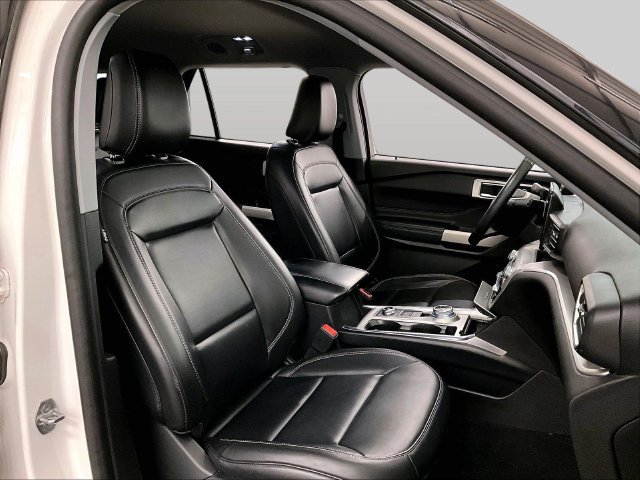Certified 2021 Ford Explorer XLT w/ Equipment Group 202A AWD/4WD image 7