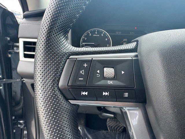 Used 2025 Mitsubishi Outlander SE AWD/4WD image 15