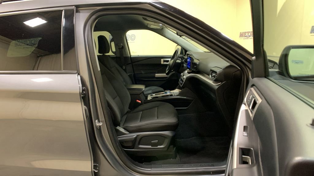Certified 2023 Ford Explorer XLT w/ Class IV Trailer Tow Package image 14