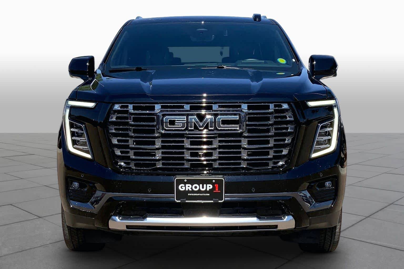 Used 2025 GMC Yukon Denali Ultimate AWD/4WD image 4