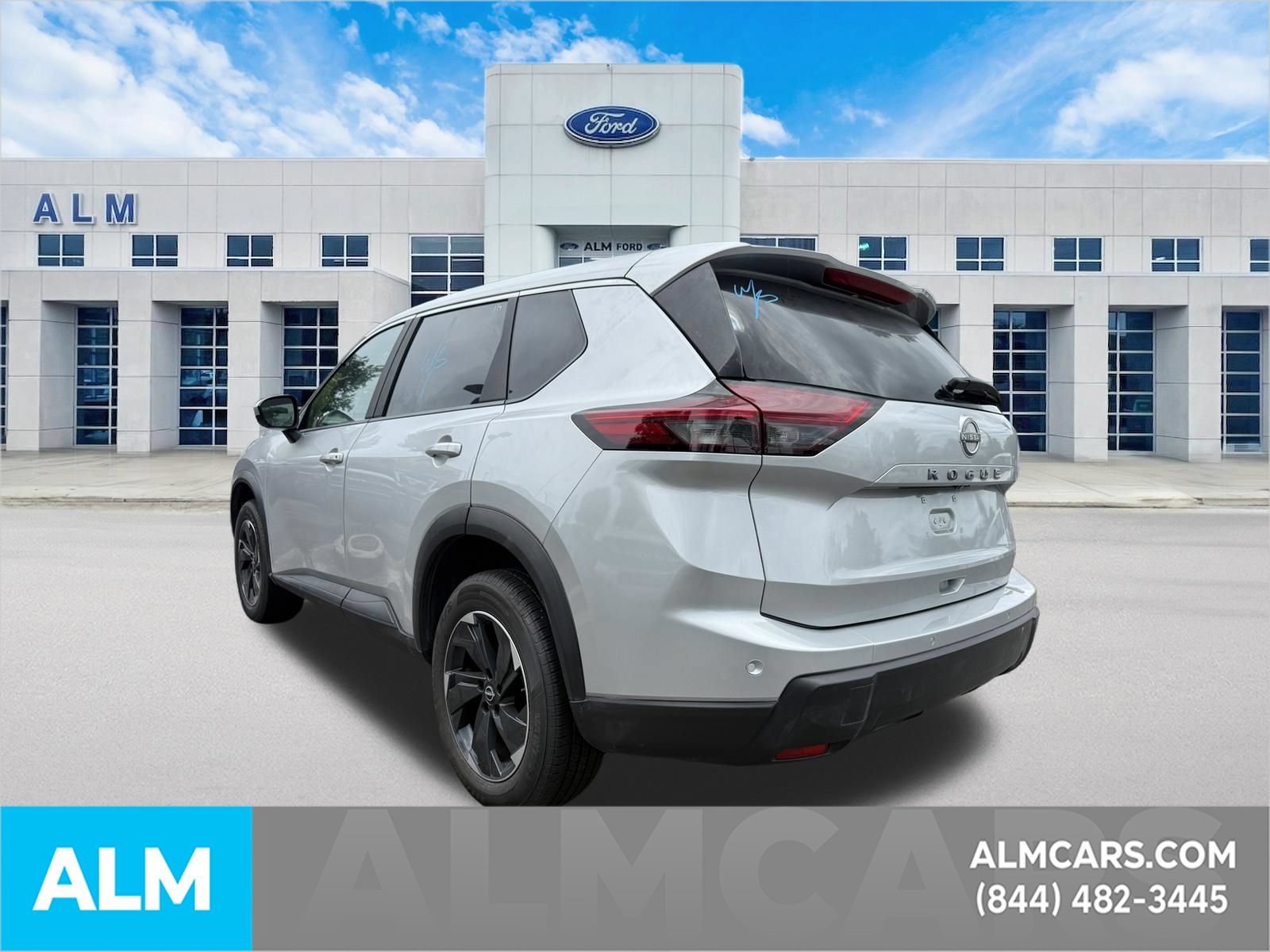 Used 2025 Nissan Rogue SV FWD image 8