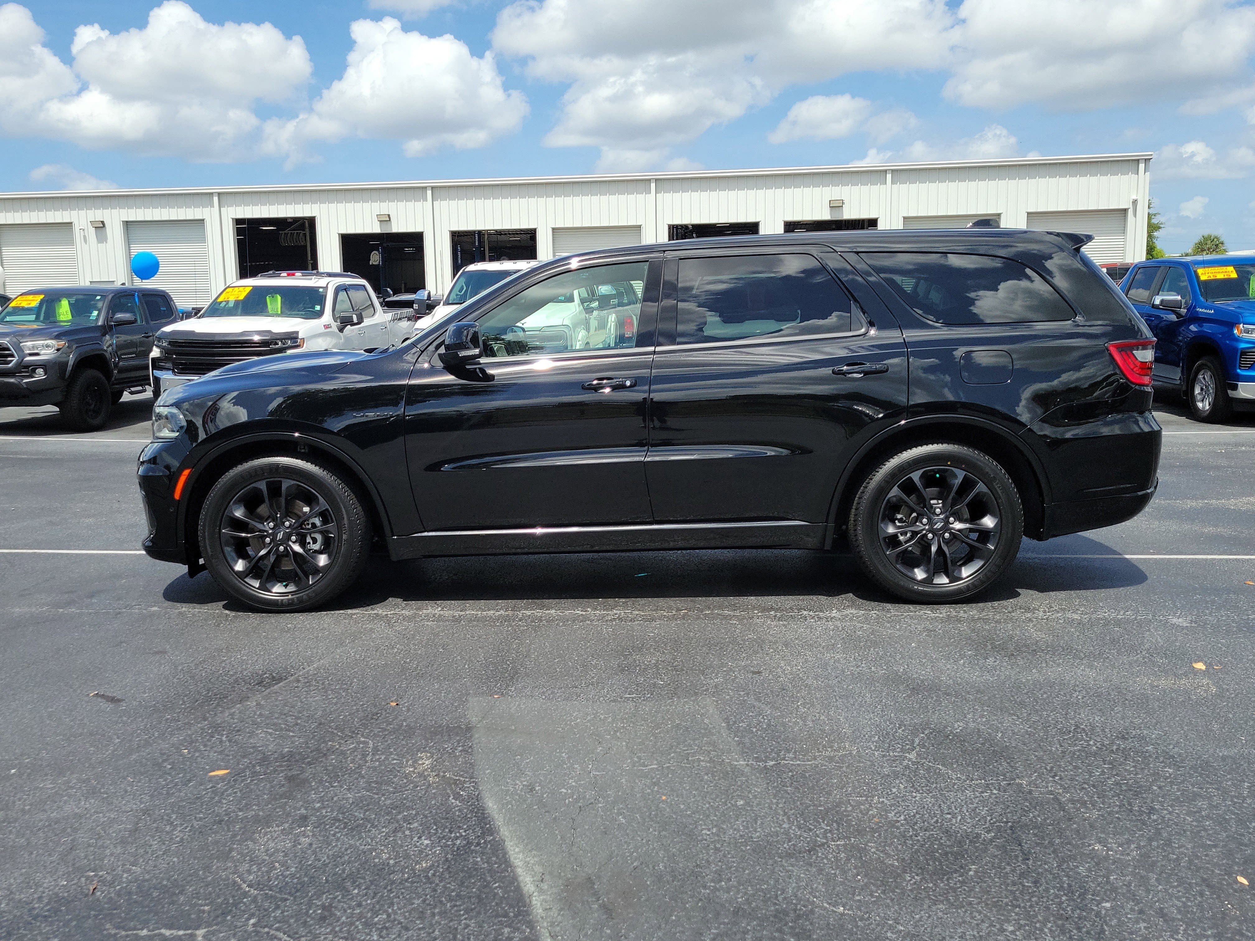 Used 2022 Dodge Durango R/T w/ Blacktop Package AWD/4WD image 5