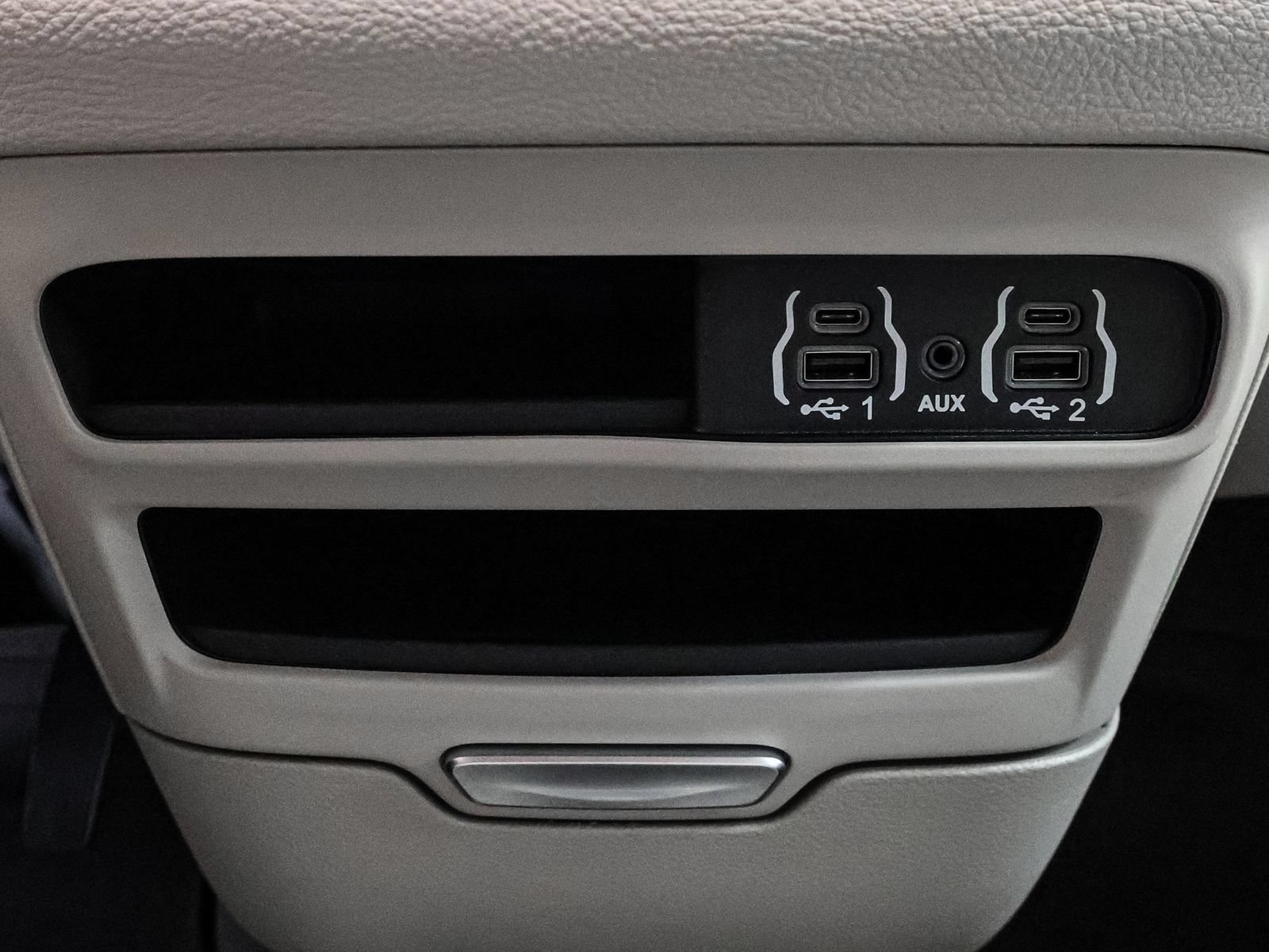 Used 2021 Chrysler Pacifica Touring-L FWD image 29