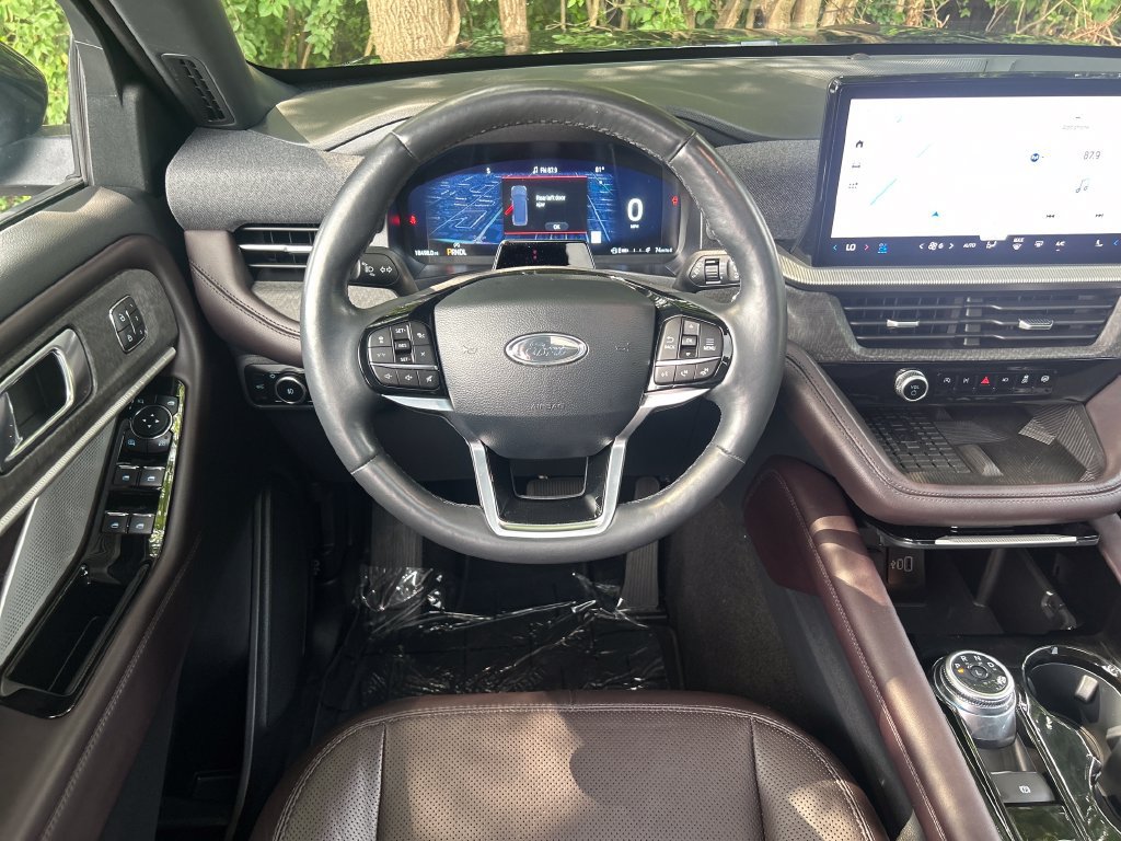 Certified 2025 Ford Explorer Platinum w/ LUX Leather Package AWD/4WD image 16