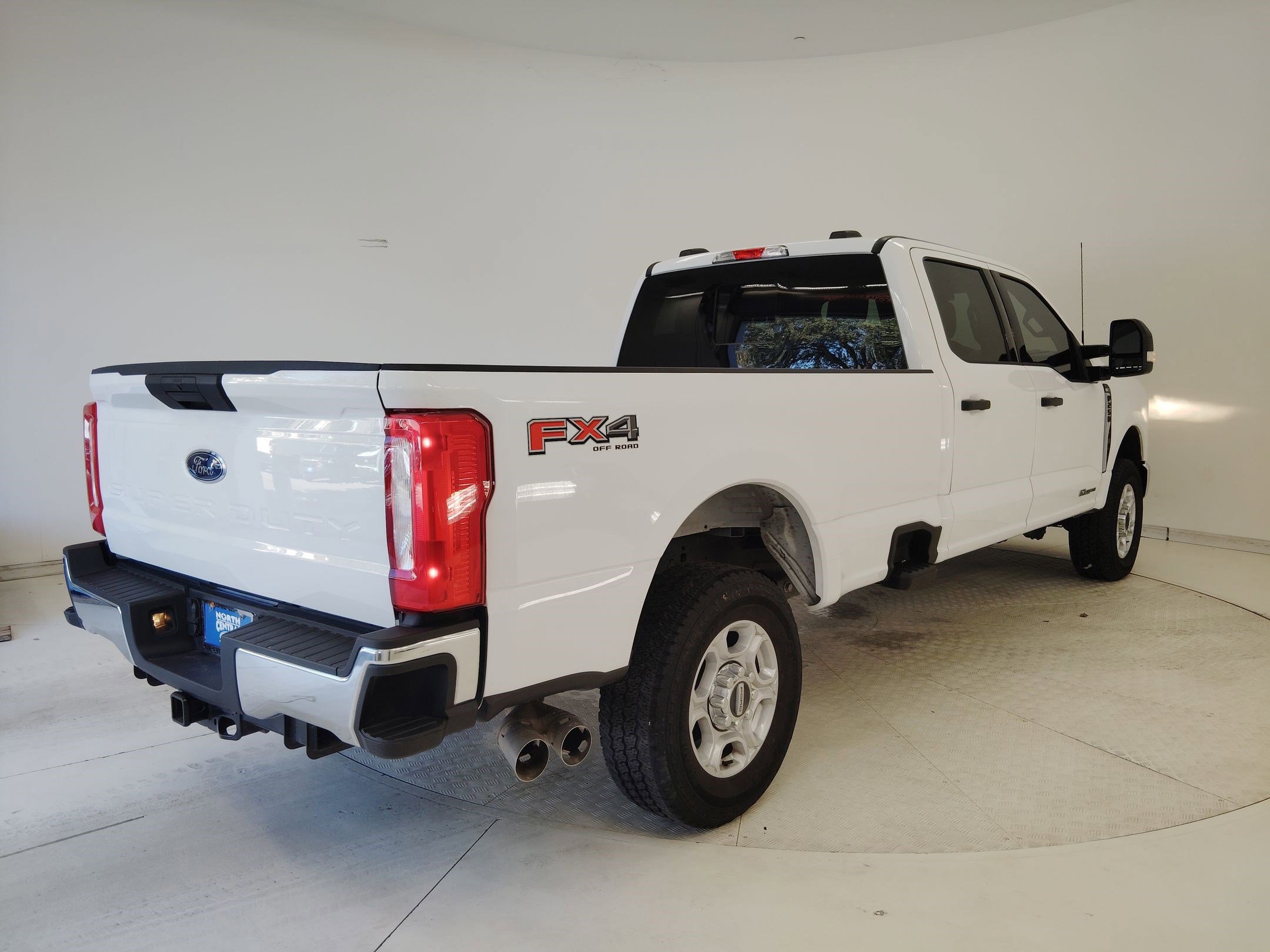 Certified 2025 Ford F250 XLT w/ FX4 Off-Road Package image 6