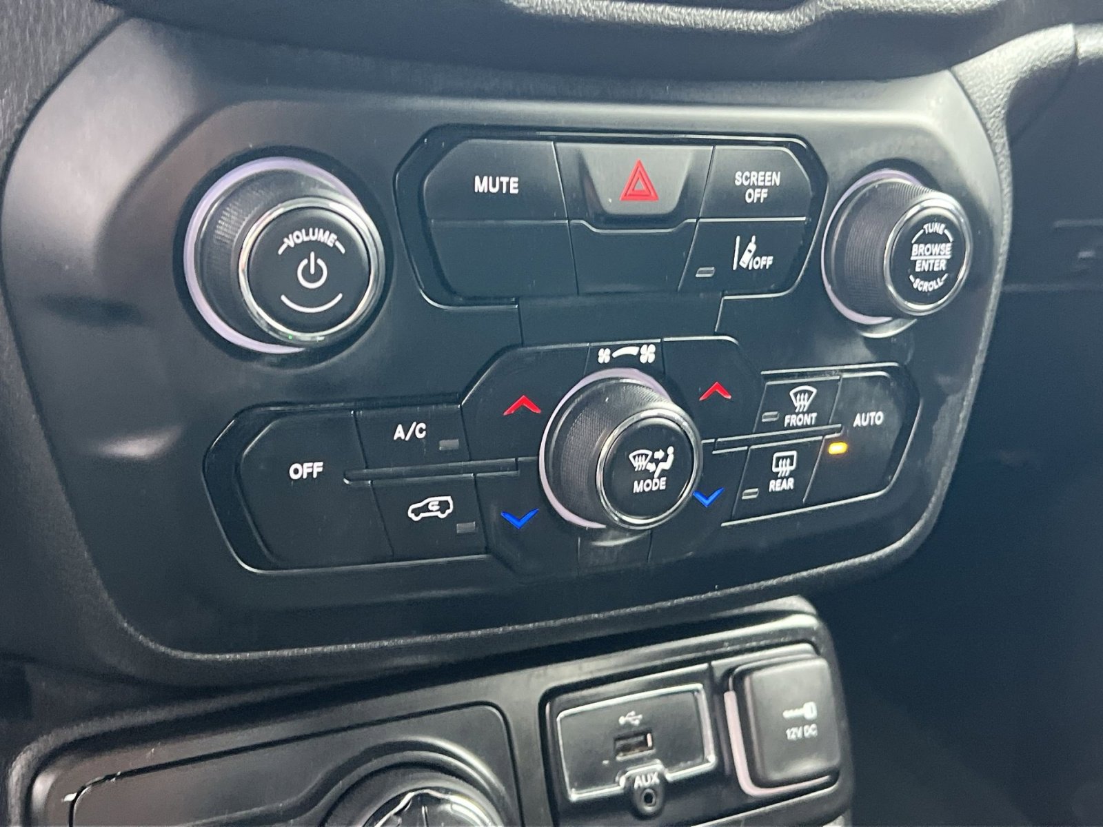 Used 2023 Jeep Renegade Trailhawk AWD/4WD image 29