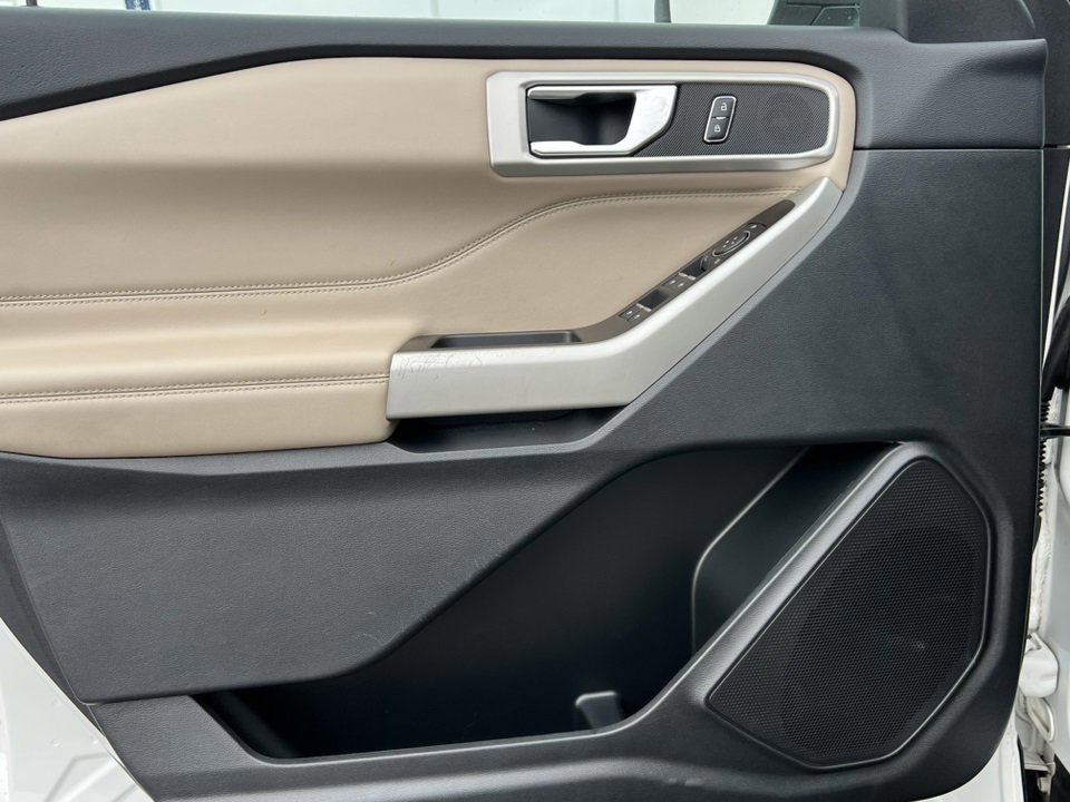 Certified 2022 Ford Explorer XLT w/ Equipment Group 202A image 21