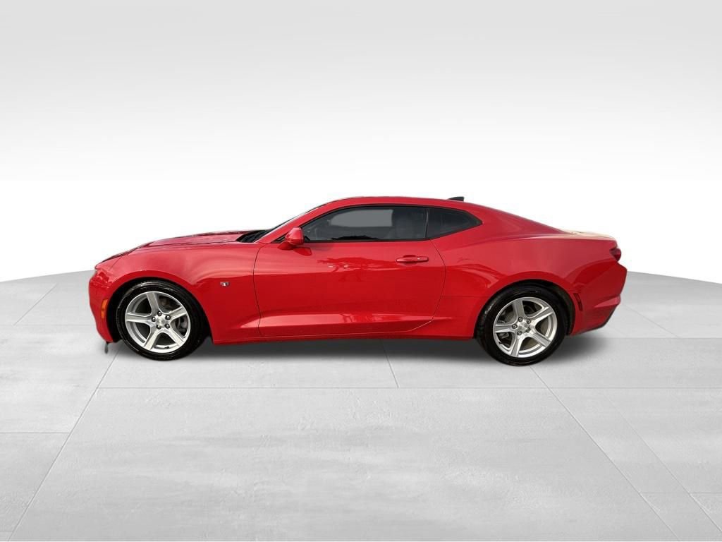 Used 2022 Chevrolet Camaro LT RWD image 9