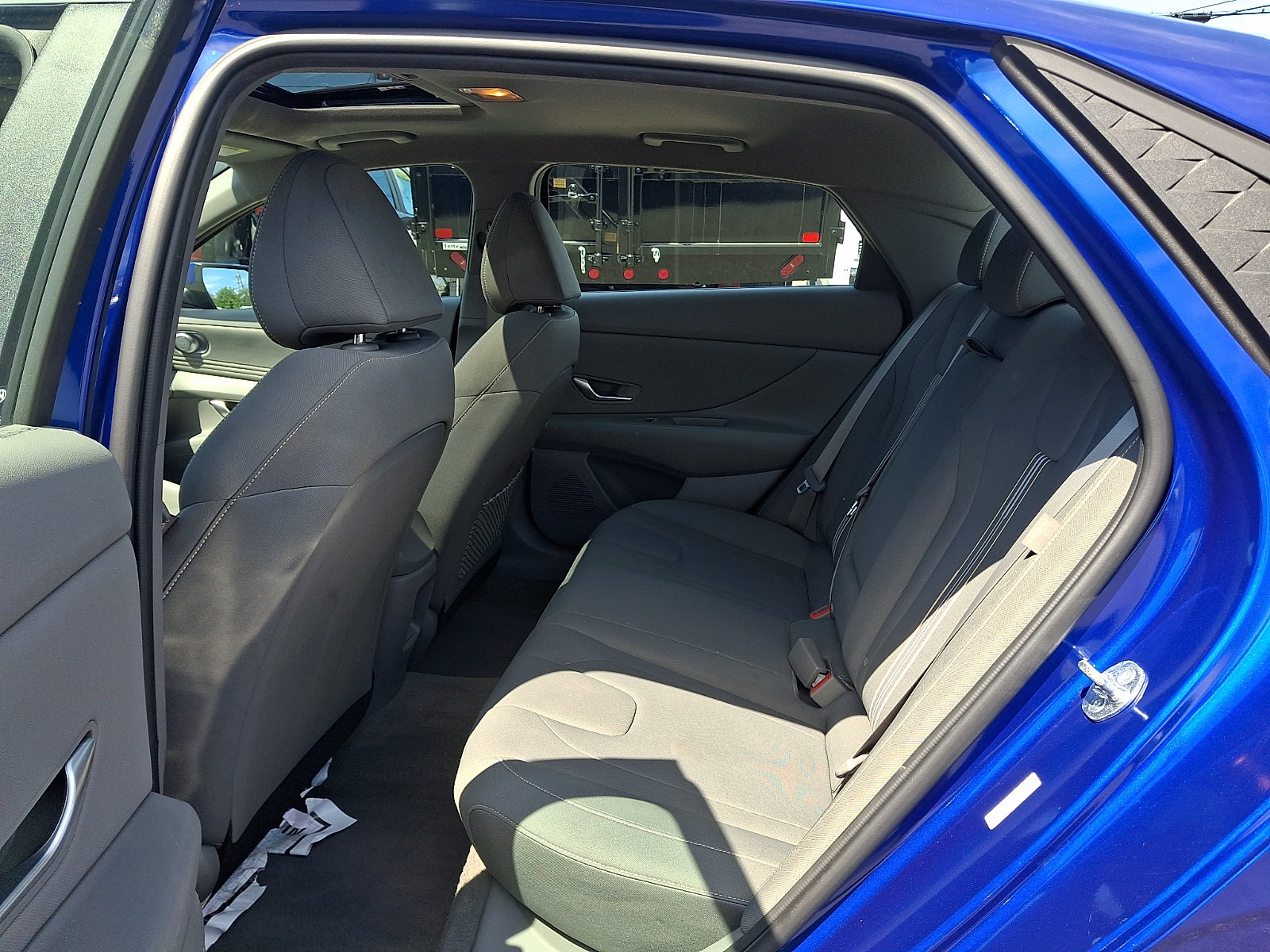 Used 2024 Hyundai Elantra SEL w/ Convenience Package FWD image 10