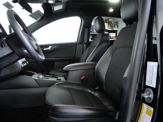 Certified 2024 Ford Escape ST-Line w/ Tech Pack #1 image 16